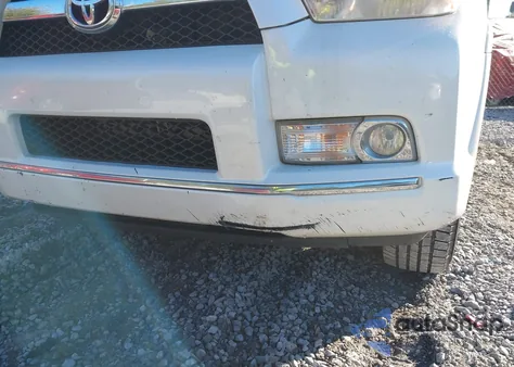 2011 Toyota 4Runner Sr5 V6 z USA, uszkodzony, nr VIN JTEZU5JR2B5016742